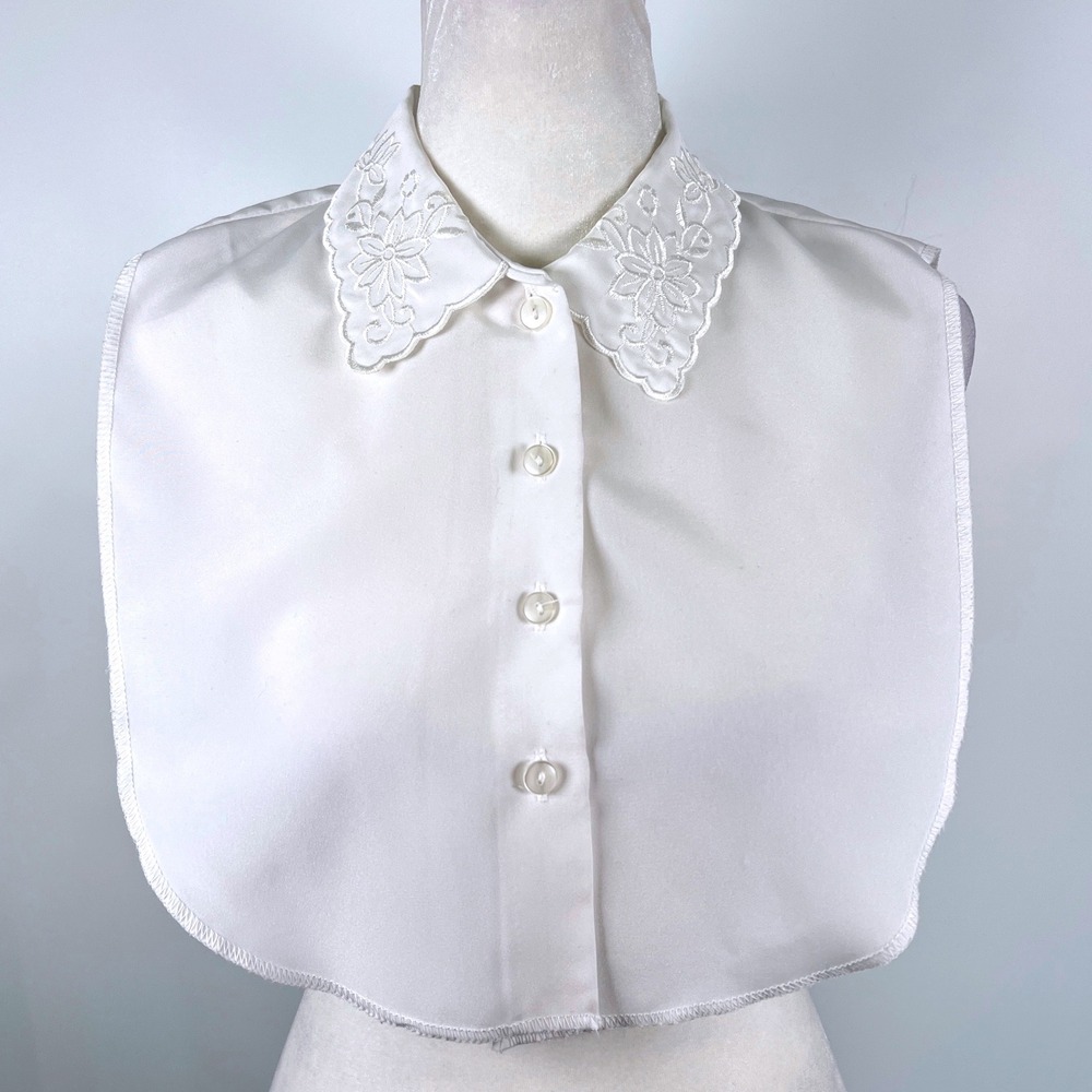 The Specialty House Vintage White Embroidered Floral Bib Dickey Collar Button Up